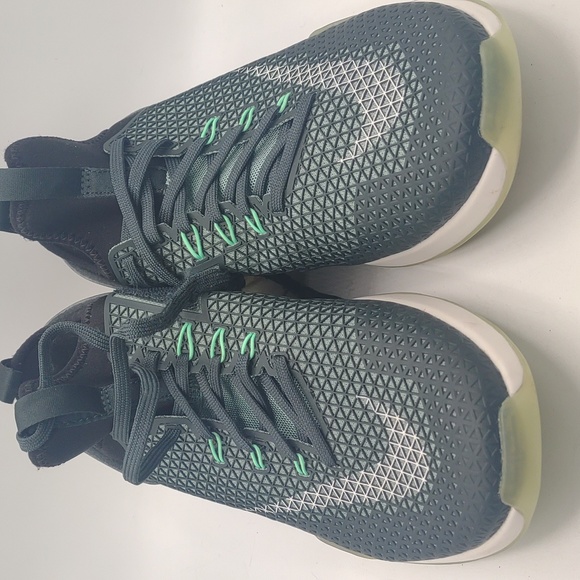 Nike air zoom strong Sz 8 green Cut Velcro straps modified running shoe athletic - Picture 3 of 10